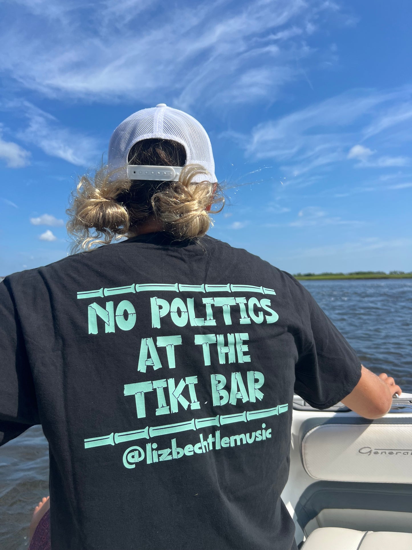 NO POLITICS AT THE TIKI BAR TEE